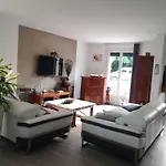 La Maison Autour Du Figuier *