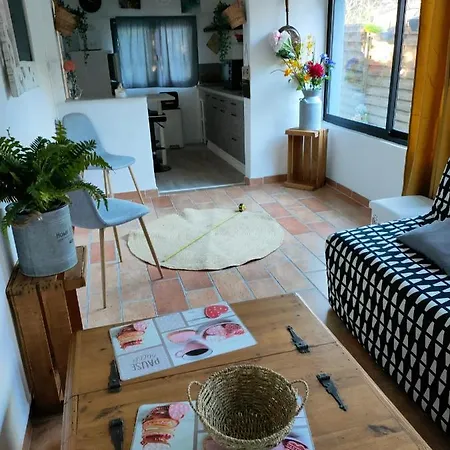 4 Personnes Avec Piscine *