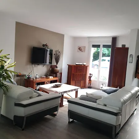La Maison Autour Du Figuier *