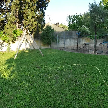 4 Personnes Avec Piscine דירה *