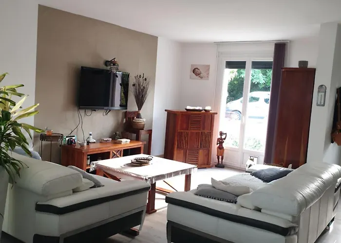 La Maison Autour Du Figuier *
